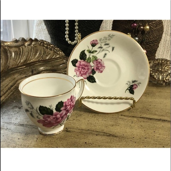 Duchess Bone China Teacup & Saucer - Picture 6 of 6